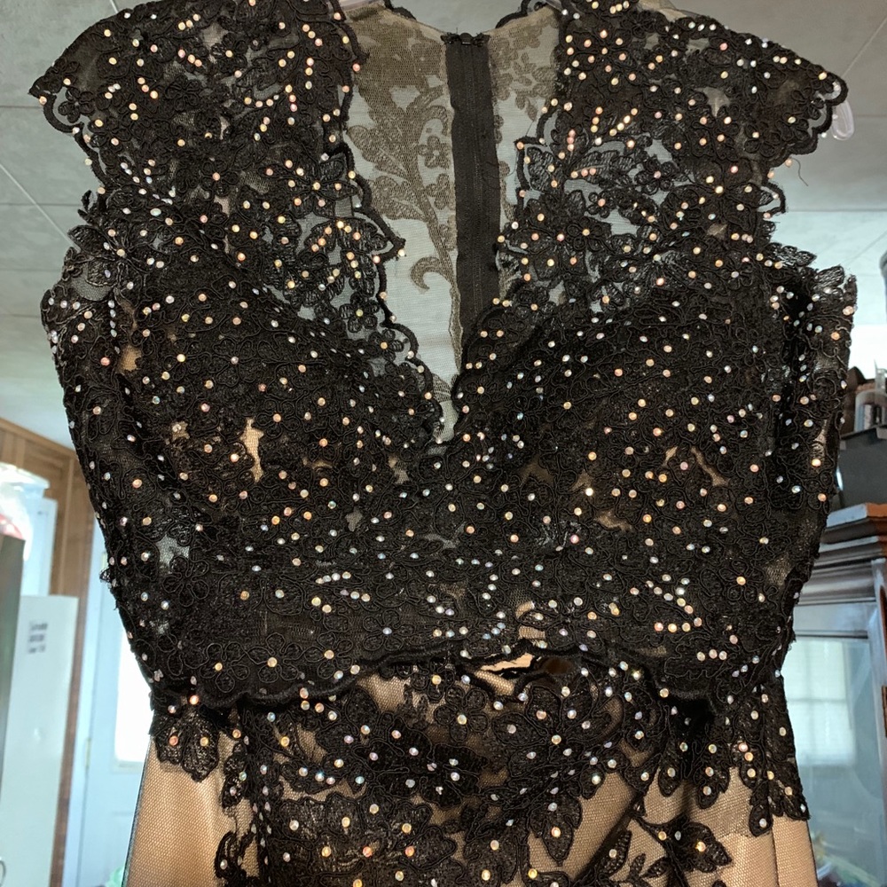 Dress - Picture 4 of 6